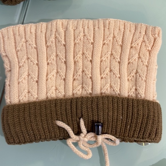 NWT- 3-1 Set of Winter Snow Riding Bonnet Caps for Ladies - Picture 4 of 5